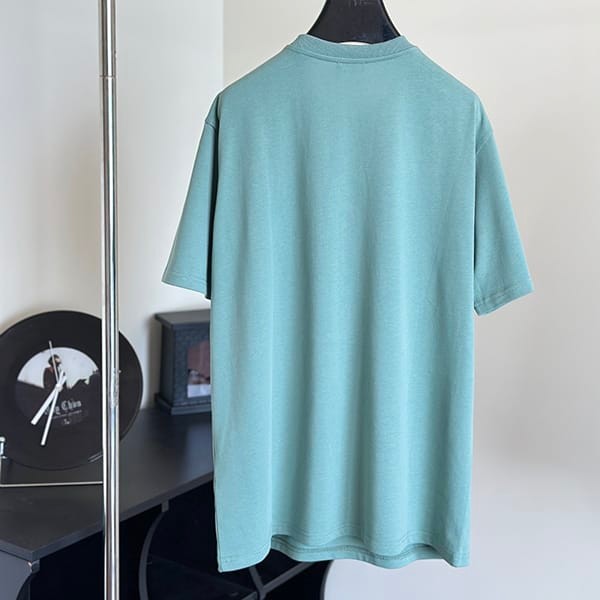 ブティック♪ディオール 手書き風 1947 ロゴtシャツ 偽物 dev52471